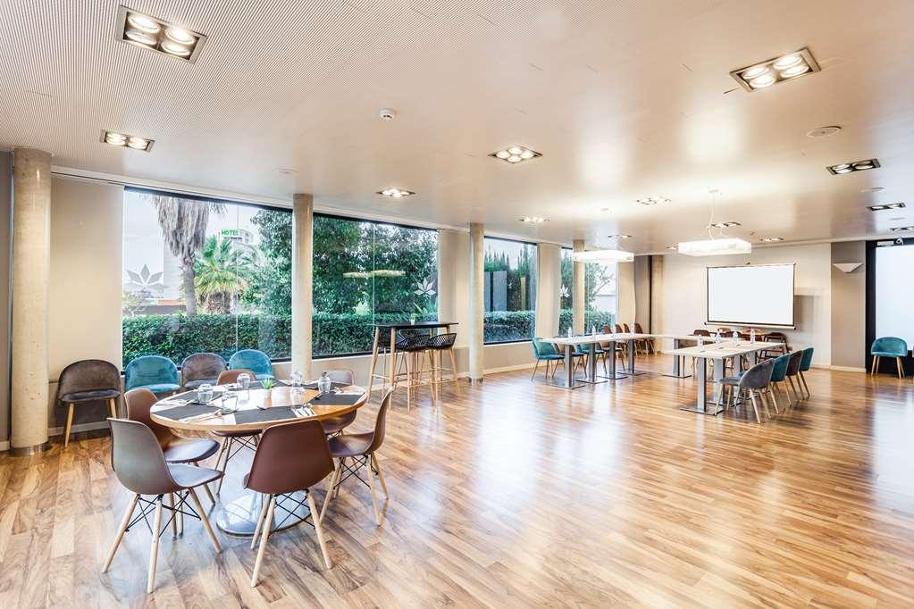 Azz Valencia Tactica Hotel Paterna Pokoj fotografie